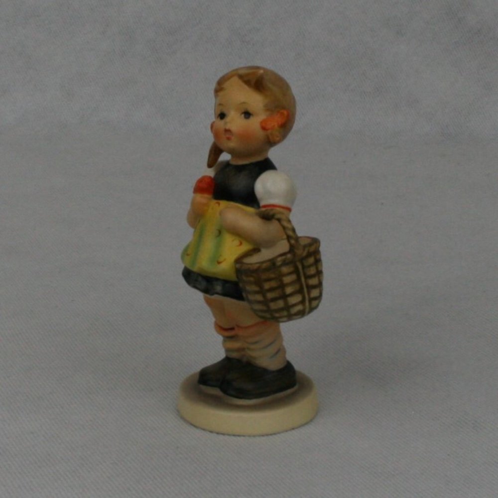 Vintage 60's GOEBEL Hummel Sister 98/0 EUC